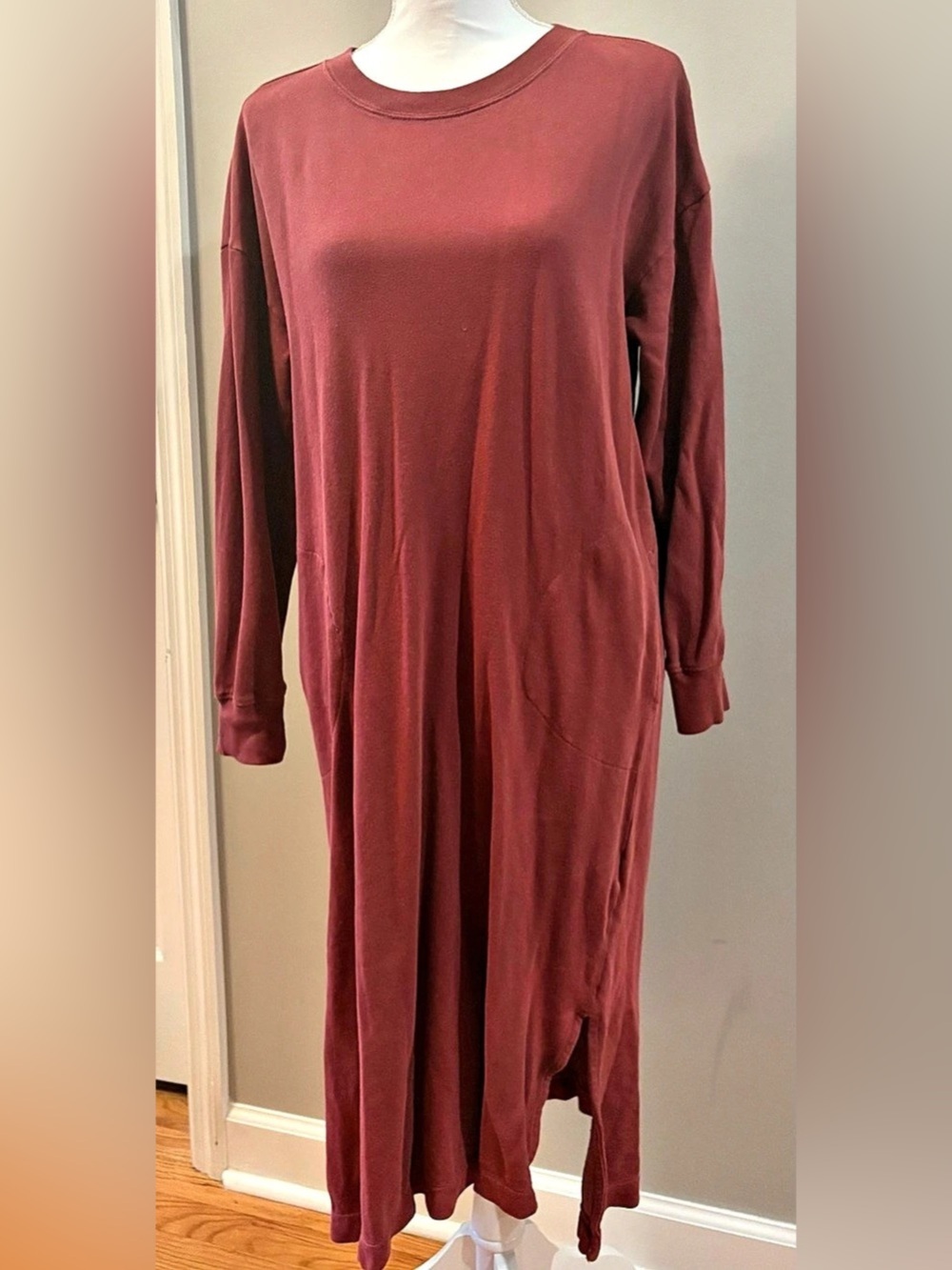 Old Navy Long Sleeve Maxi Dress in Red Size Small Like New